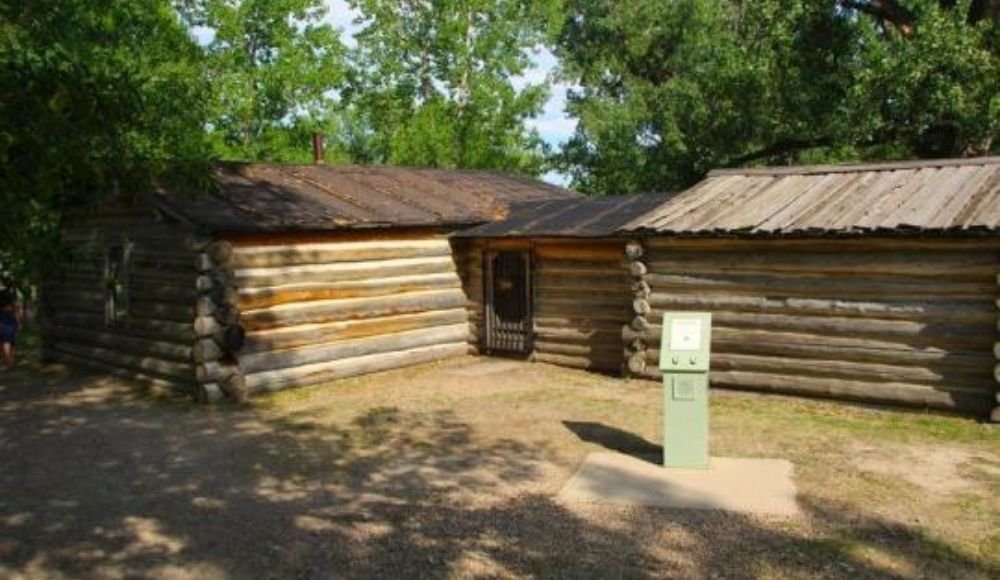 Accommodation at Dinosaur Provincial Park.