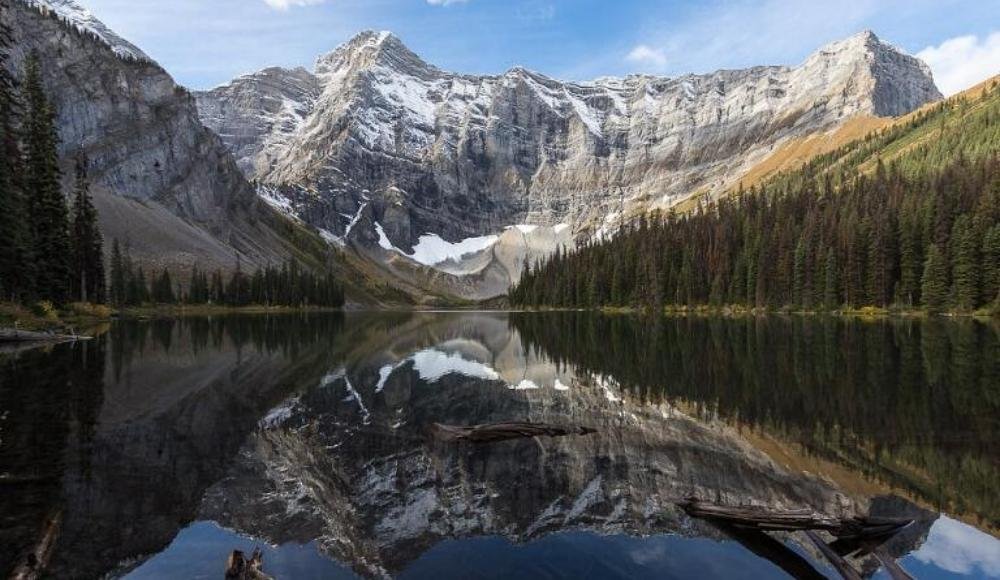 Rawson Lake Hike at Peter Lougheed Provincial Park