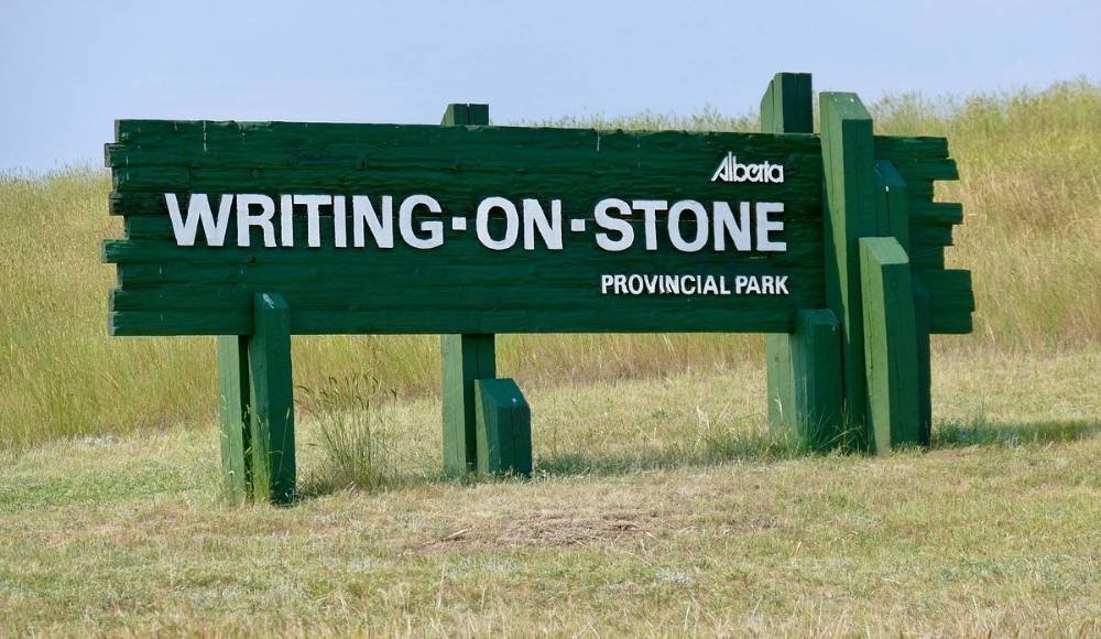 Writing-on-Stone Provincial Park sign