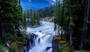 Sunwapta Fall in Alberta
