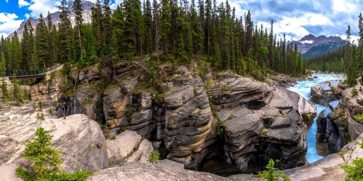 Mistaya Canyon, Alberta
