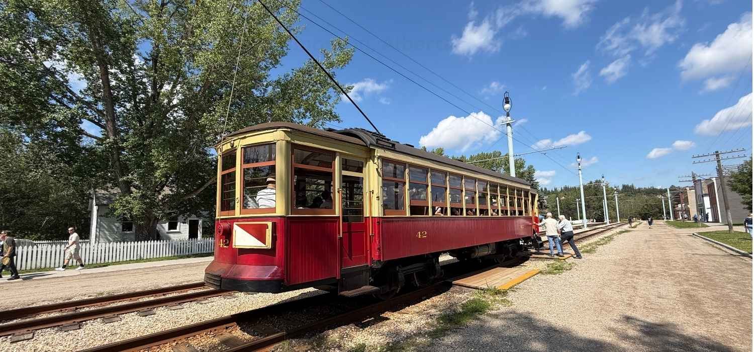 Fort Edmonton Park Sreet Car